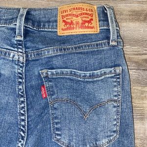 Levi’s 720 High Rise Super Skinny Jeans (Dark)